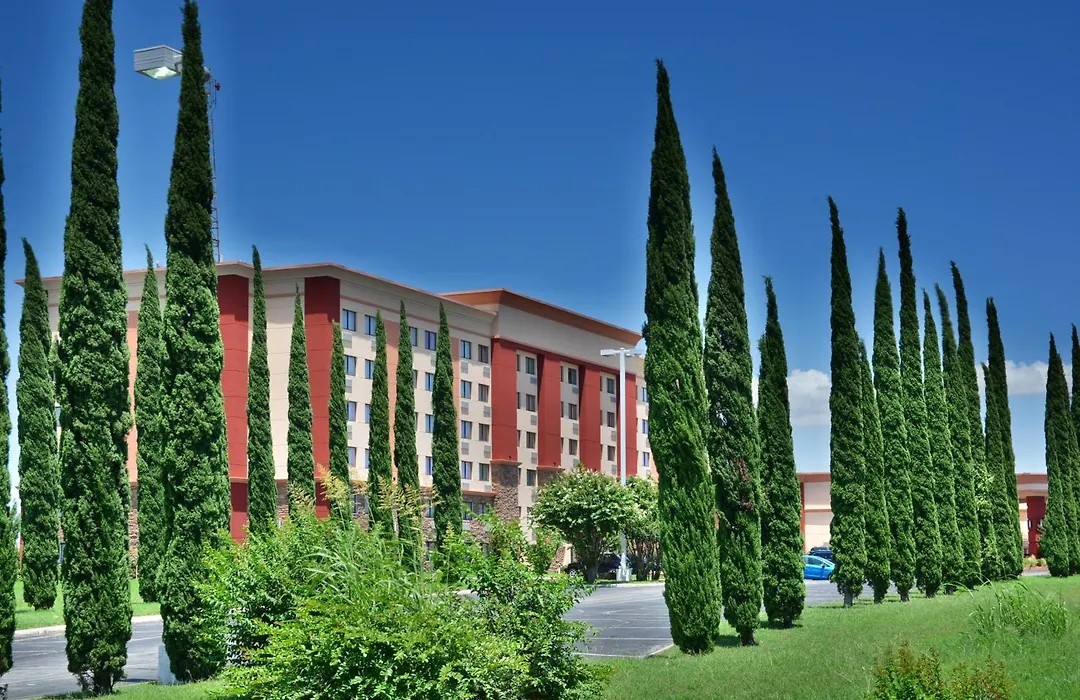 Lux Hotel & Spa-1